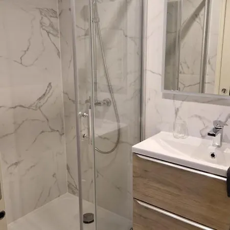Appartamento Le Petit Olivier En Coeur De Et Parking Inclus à 10 Mins Montpellier